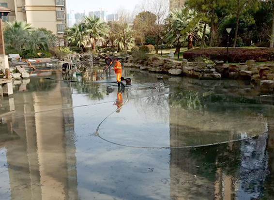 曲水景观池淤泥清理